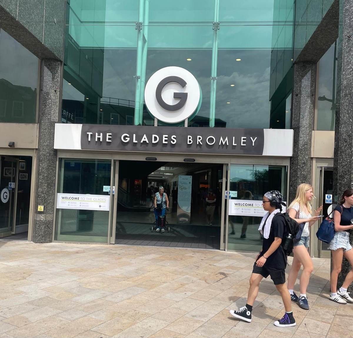 Shop front sign makers Bromley