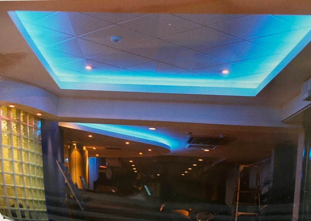 Commercial architectural lighting installation in the Holiday Inn Hotel lobby